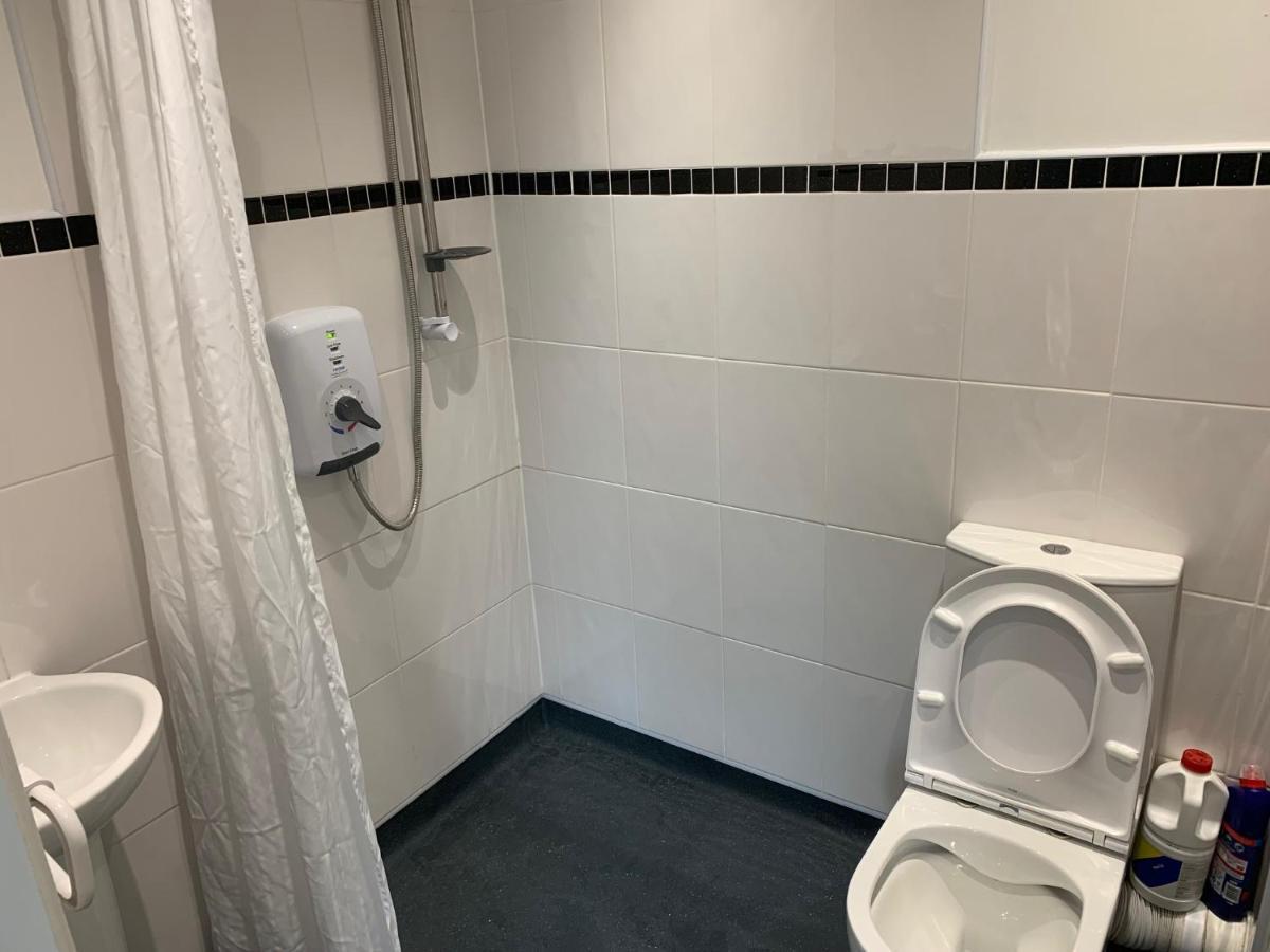 Flat Two, 212 Eaglesham Road, East Kilbride, Глазгоу Екстериор снимка