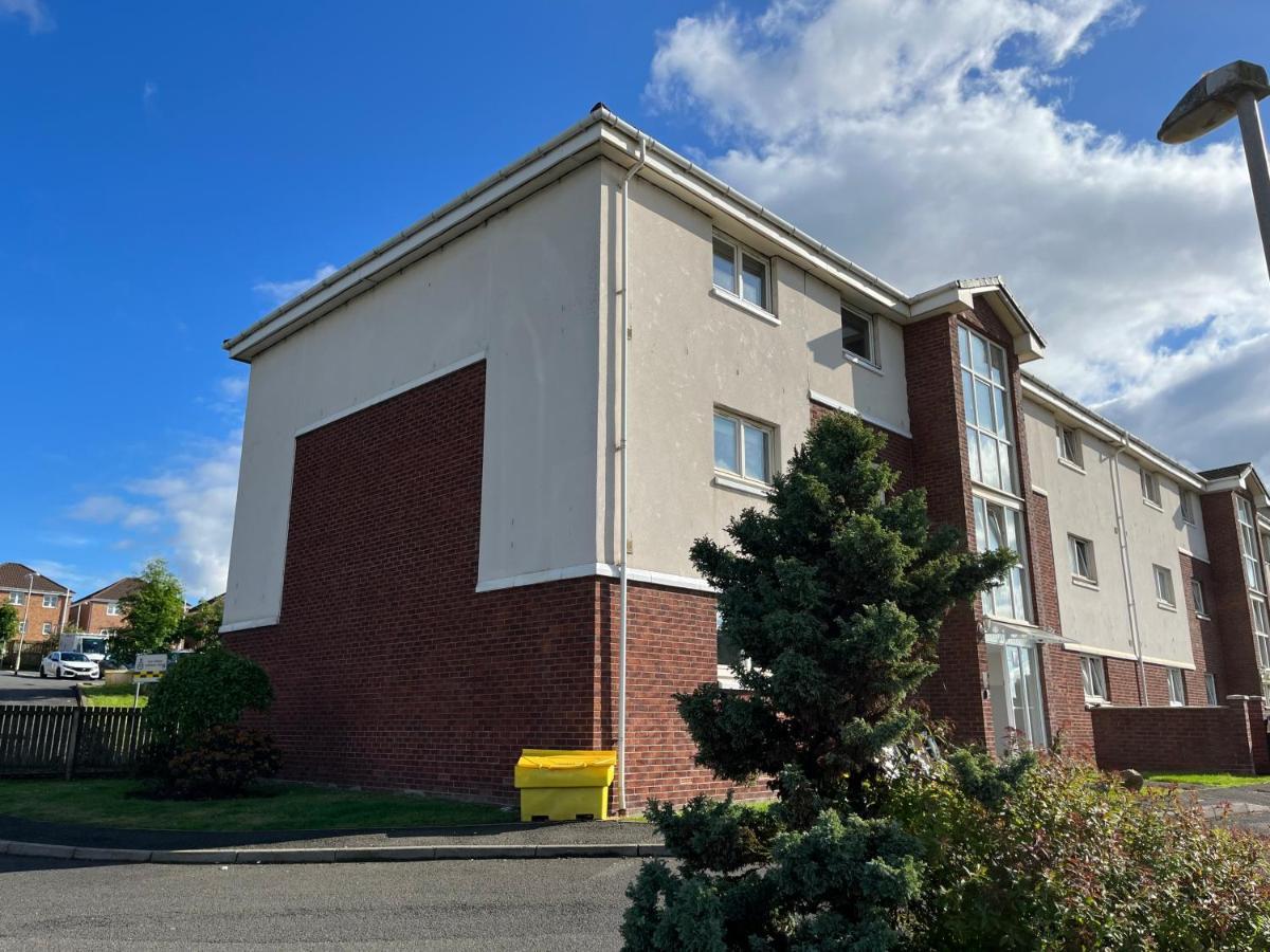 Flat Two, 212 Eaglesham Road, East Kilbride, Глазгоу Екстериор снимка