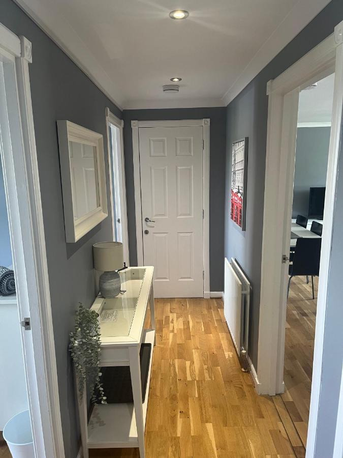 Flat Two, 212 Eaglesham Road, East Kilbride, Глазгоу Екстериор снимка